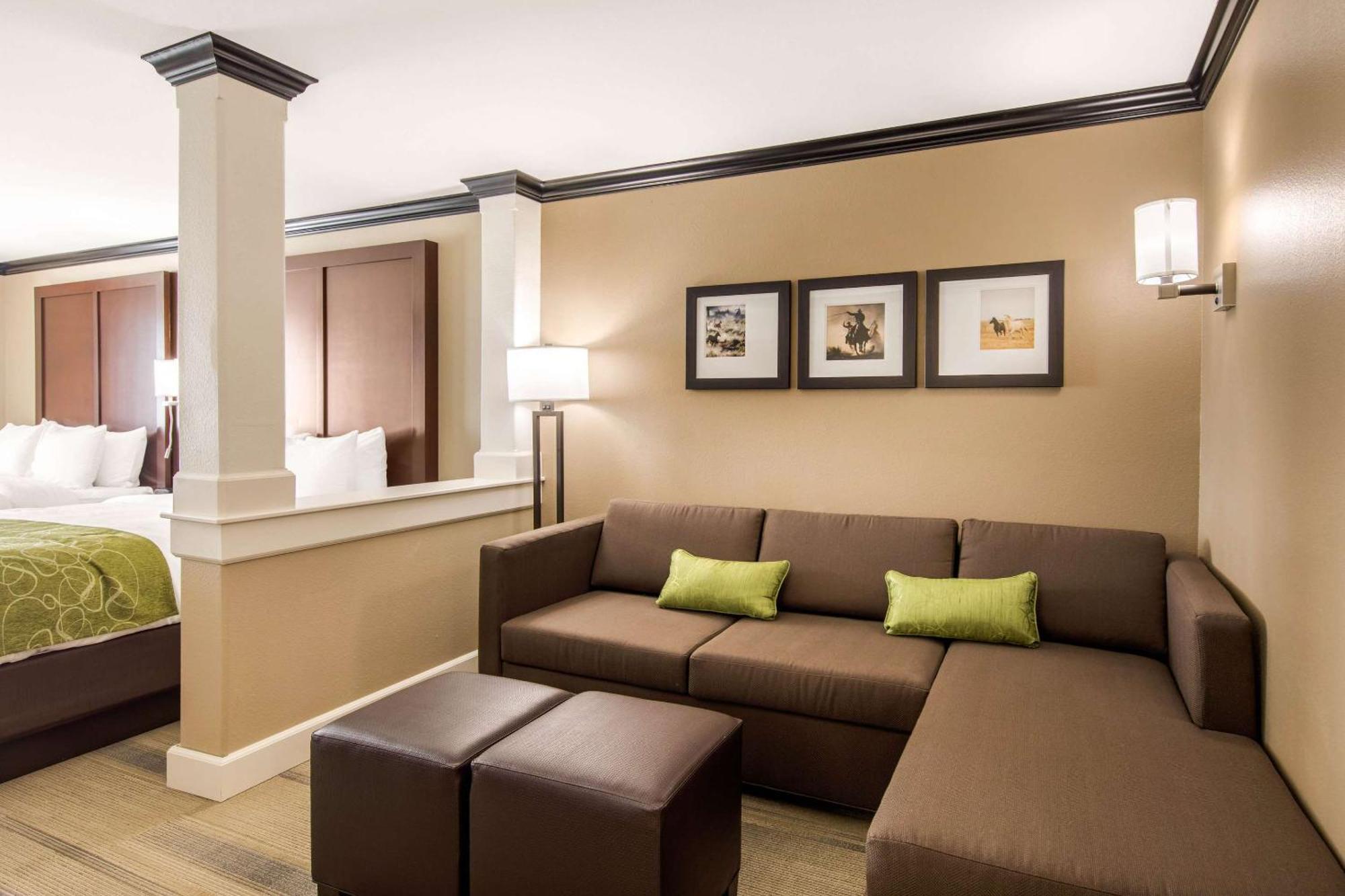 Comfort Suites Liberal Exterior foto